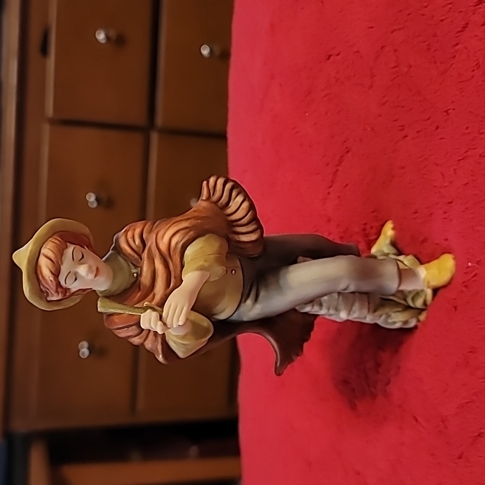 Song Of Praise Musician From the Thomas Kinkade Nativity collection by Hawthorne